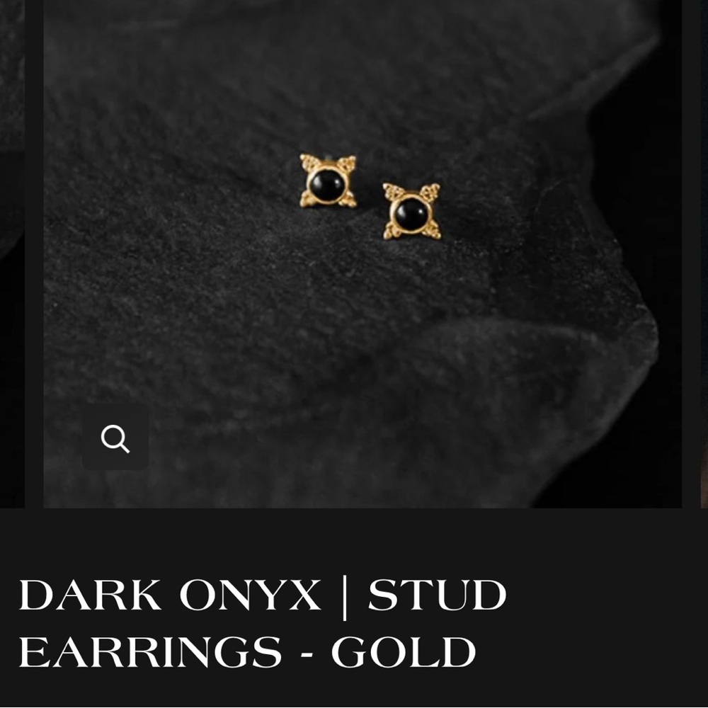 New in box dark onyx stud earrings